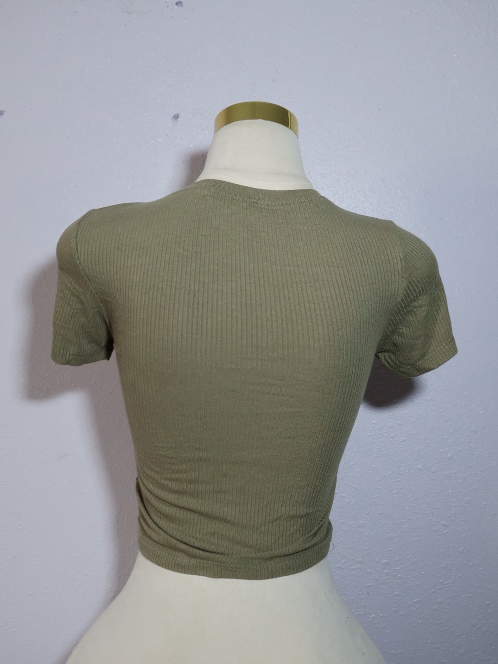Active Basic Olive Ribbed Short Sleeve Crop Top - Picture 2 of 4